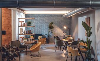 villa-alberta-garden-lounge-autunno