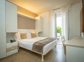 villa-alberta-torbole-garda-rooms-03