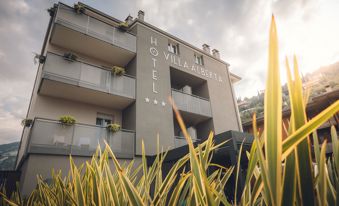 villa-alberta-torbole-garden-lounge-0i1a8754